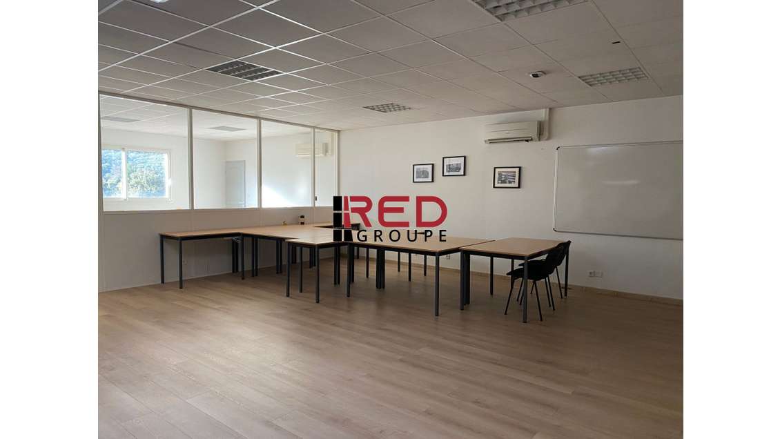 A louer bureaux 300m² R+1 à Gémenos