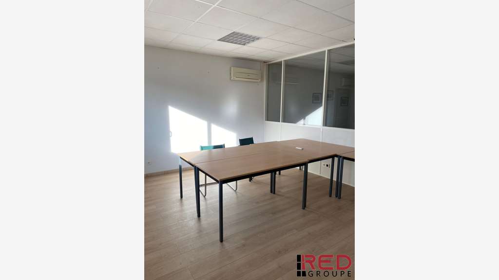 A louer bureaux 300m² R+1 à Gémenos