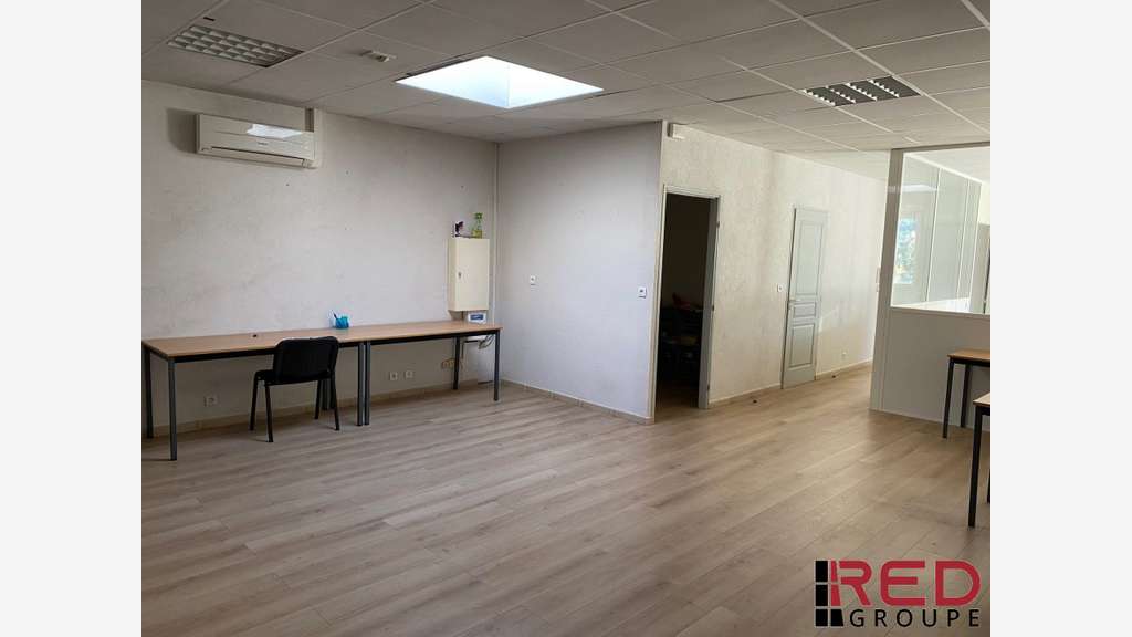 A louer bureaux 300m² R+1 à Gémenos