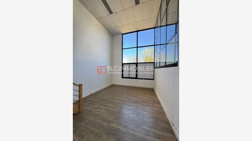 A louer bureaux 589m² en parc tertiaire Gémenos