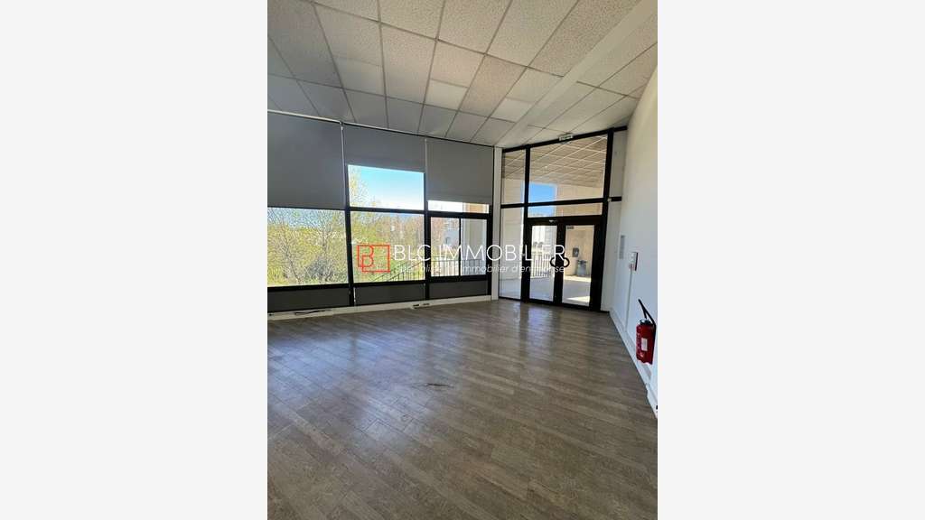 A louer bureaux 589m² en parc tertiaire Gémenos