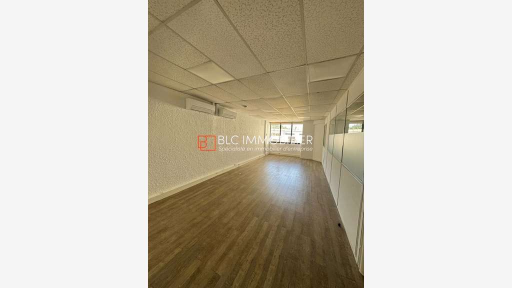A louer bureaux 589m² en parc tertiaire Gémenos