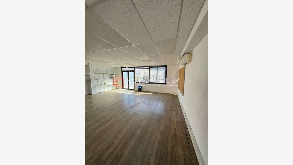 A louer bureaux 589m² en parc tertiaire Gémenos