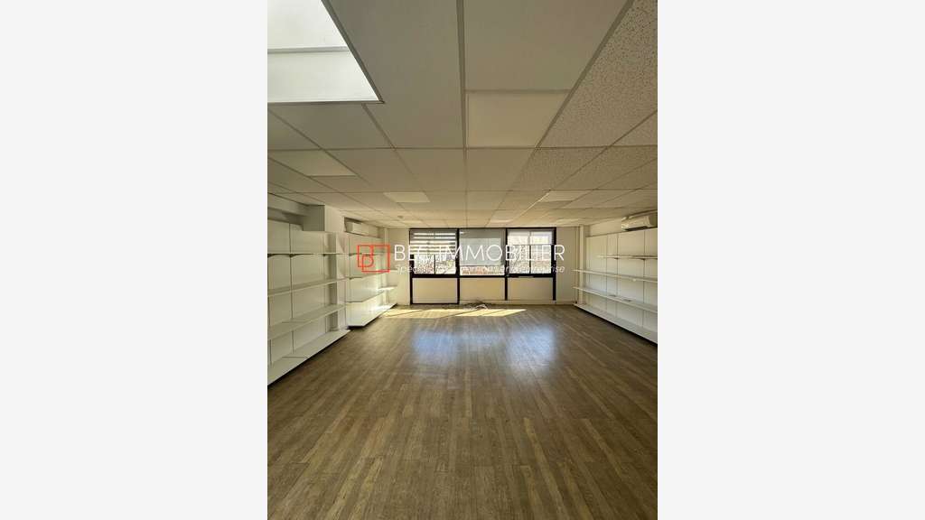 A louer bureaux 589m² en parc tertiaire Gémenos