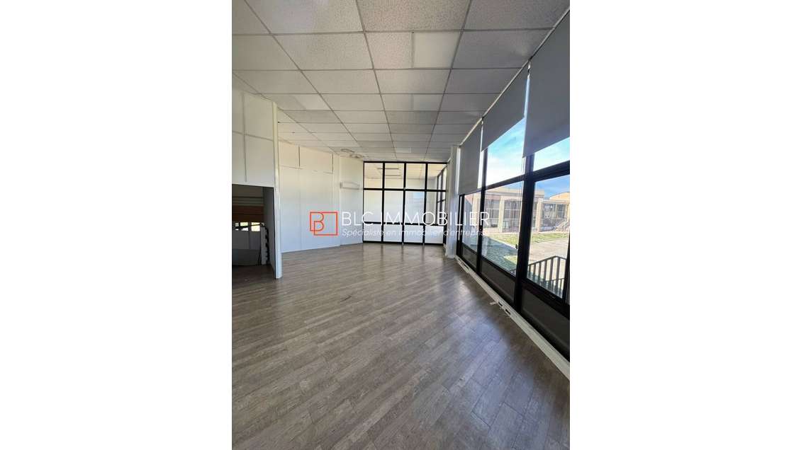 A louer bureaux 589m² en parc tertiaire Gémenos
