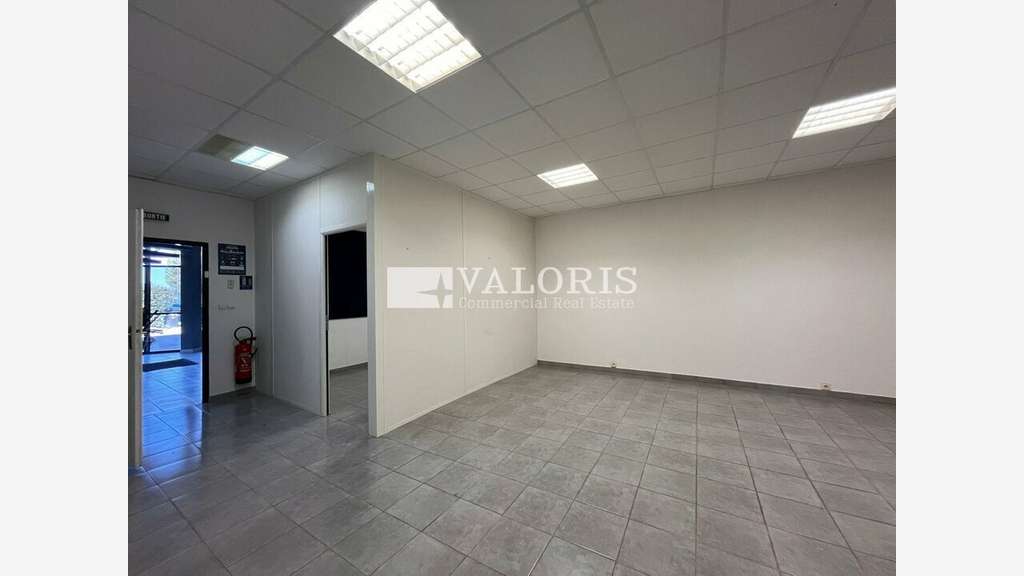Bureaux 754m² divisible à louer à Gémenos