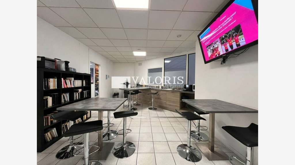 Bureaux 754m² divisible à louer à Gémenos
