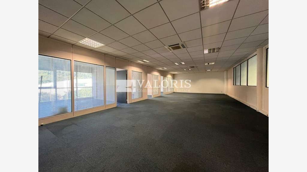 Bureaux 754m² divisible à louer à Gémenos