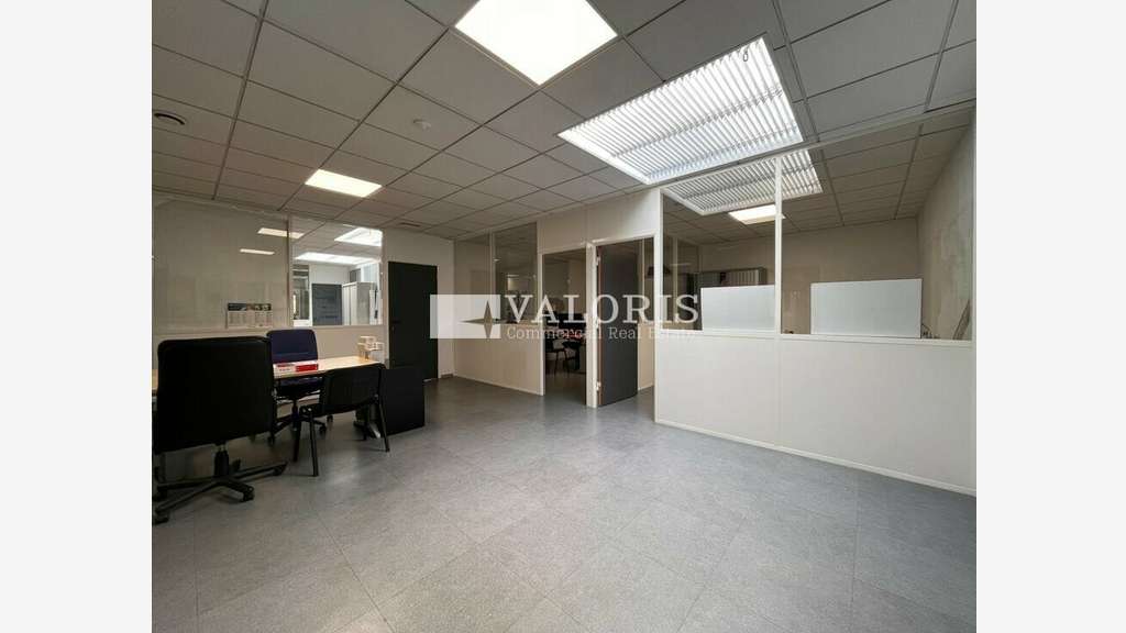 Bureaux 754m² divisible à louer à Gémenos