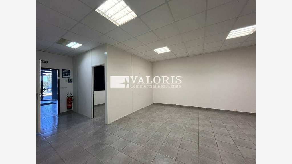 Bureaux 754m² divisible à louer à Gémenos