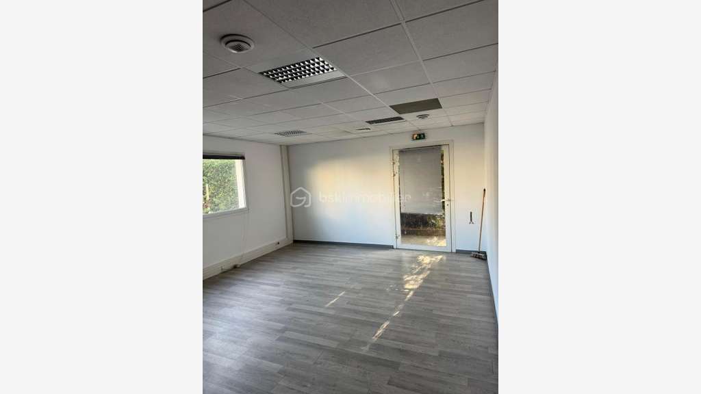 ? OPPORTUNITÉ - BUREAUX À VENDRE - GÉMENOS - 149 0
