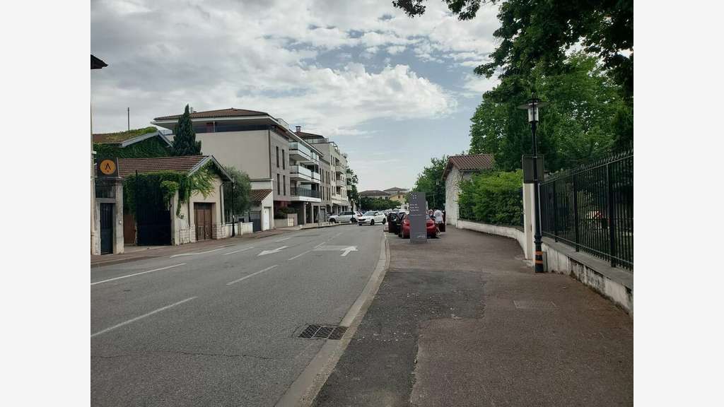 A louer bureaux de 67m² en RDC lumineux à Genas