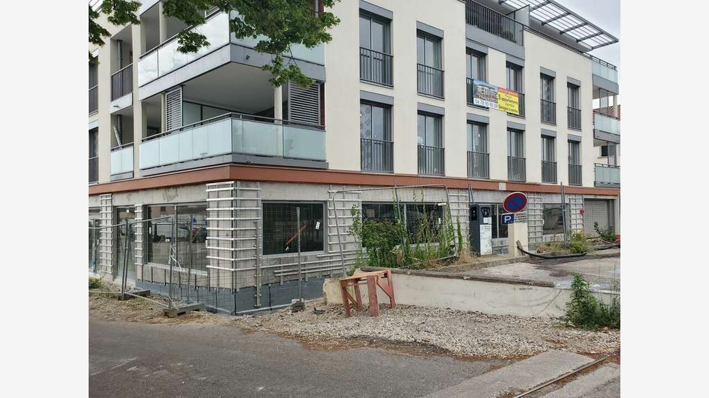 A louer bureaux de 67m² en RDC lumineux à Genas
