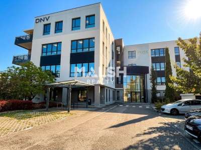 A louer local 1054m² divisible Genas Parc Everest