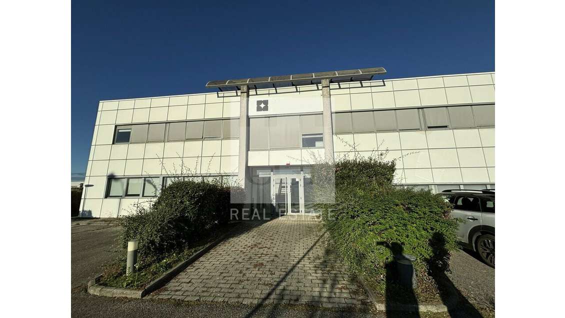 GENAS - BUREAUX à louer