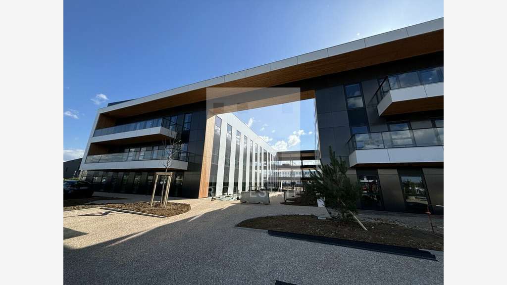 Vente bureaux de 155m² modernes Genas parc Everest