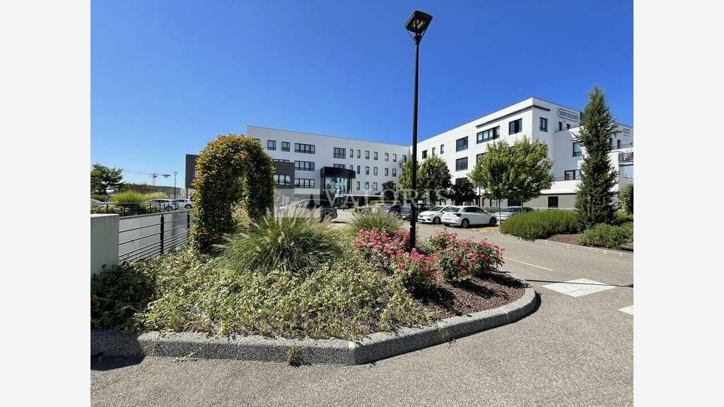 Bureaux neufs à partir de 183m² à louer à Genas
