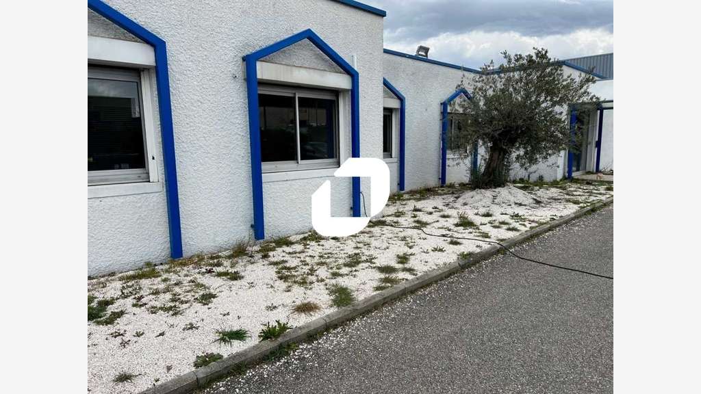 A louer Bureaux 91m² Genas