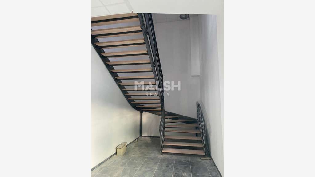 Bureaux lumineux de 205m² à louer à Genay