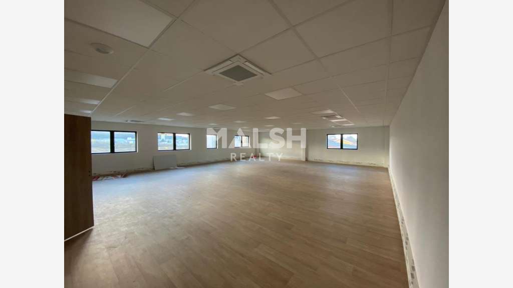 Bureaux lumineux de 205m² à louer à Genay