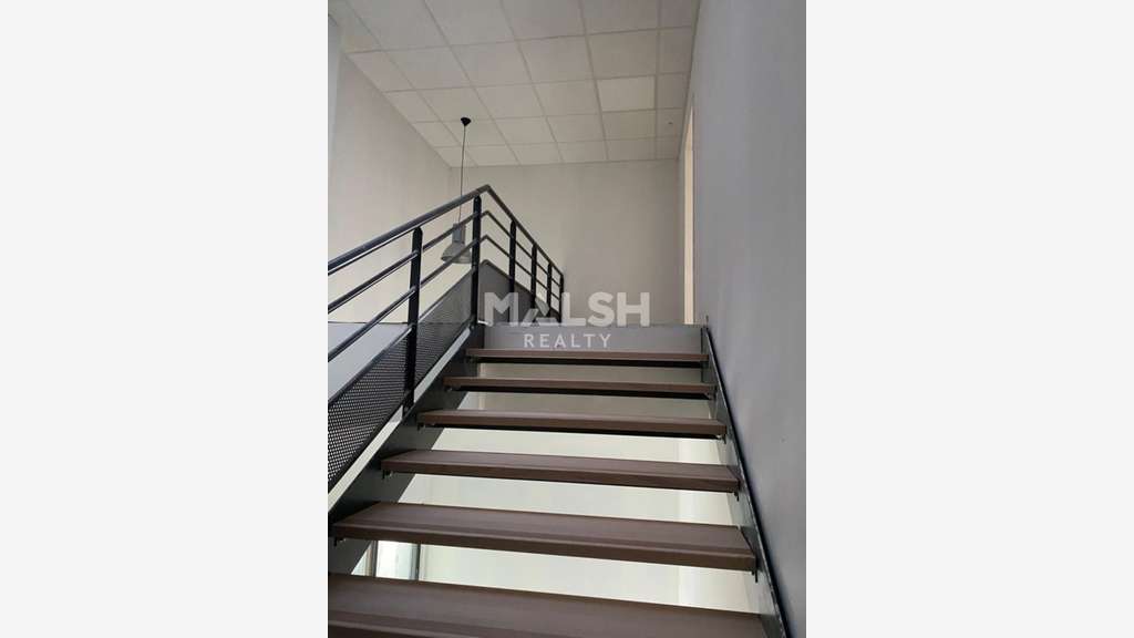 Bureaux lumineux de 205m² à louer à Genay