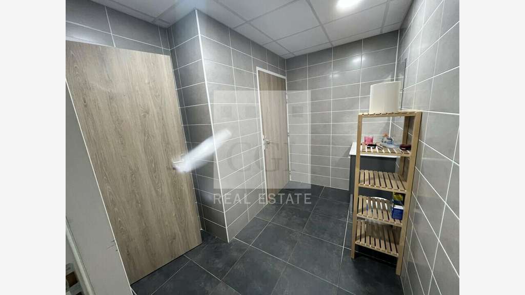 Bureaux 124m² à louer sur axe très passant à Genay