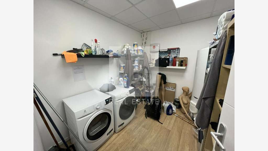 Bureaux 124m² à louer sur axe très passant à Genay