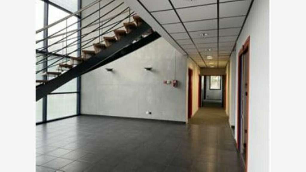 A louer bureaux récents et fonctionnels à Genay