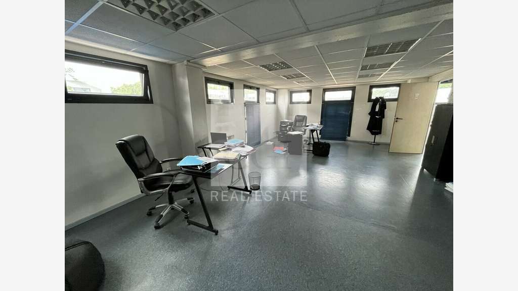Bureaux bon état à partir de 80m² à louer à Genay