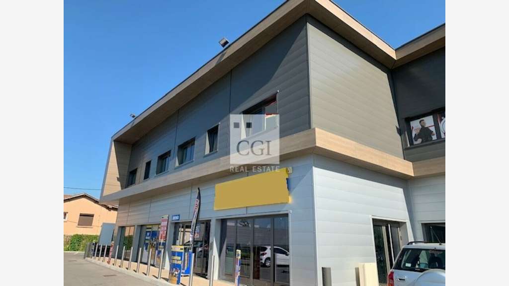 Plateau de bureaux neuf 186m² à louer à Genay