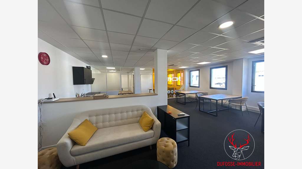 A louer bureaux 114m² R+1 Genay Actipark 