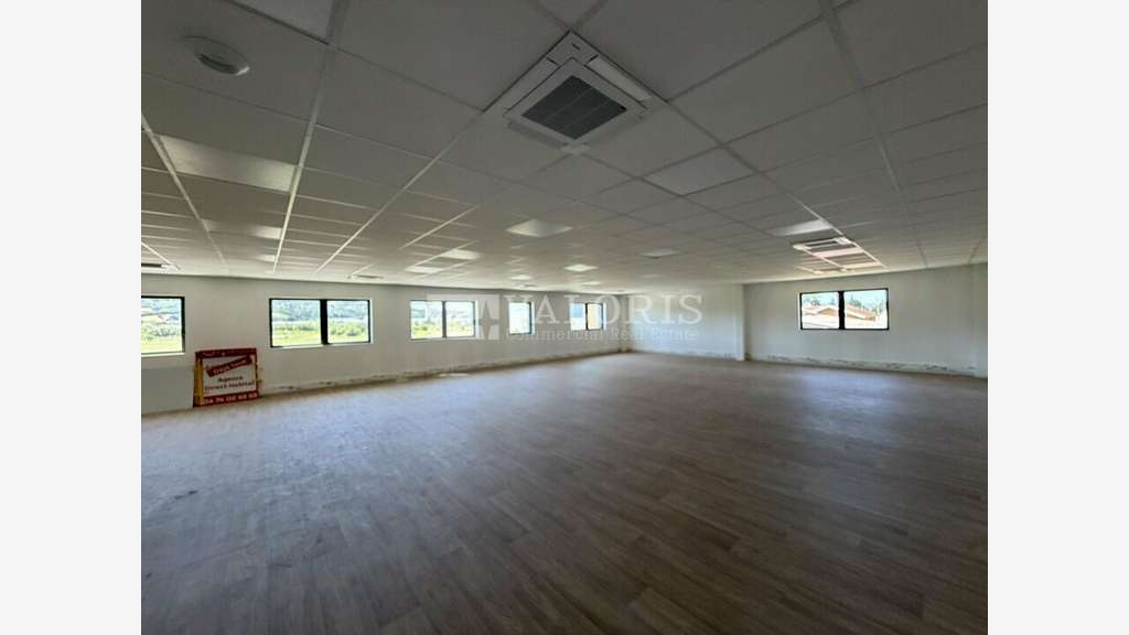 Bureaux à louer route de Trévoux à Genay
