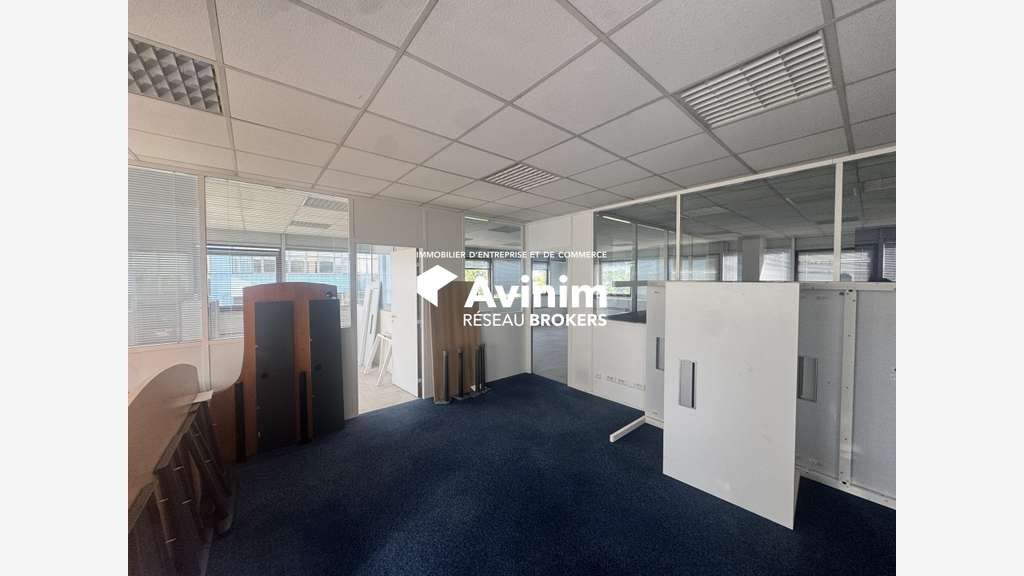 A louer bureaux 200m² R+2 à Gennevilliers A86