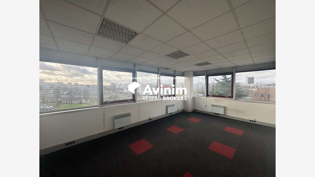 Bureaux 222m2 en R+2 à louer Gennevilliers A86