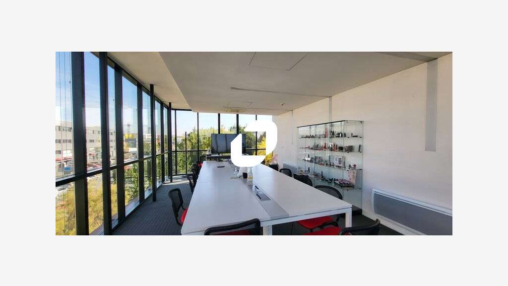 A louer Bureaux 2228m² Gennevilliers