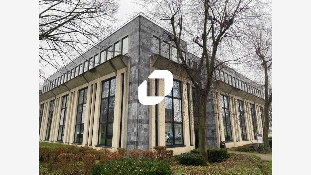 A louer Bureaux 411m² Gennevilliers