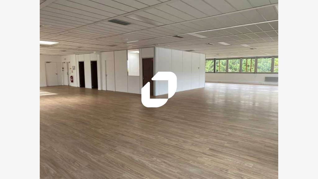 A louer Bureaux 1021m² Gennevilliers