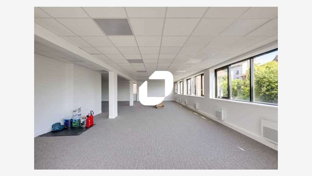 A louer Bureaux 1161m² Gentilly