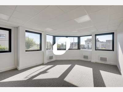 A louer Bureaux 1161m² Gentilly