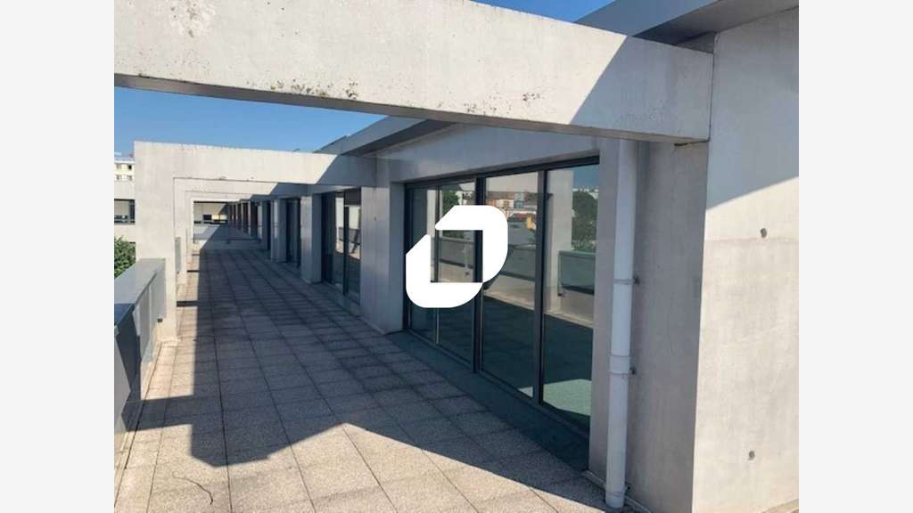 A louer Bureaux 1251m² Gentilly
