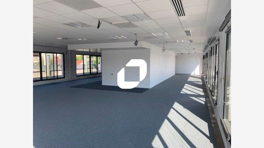 A louer Bureaux 1251m² Gentilly