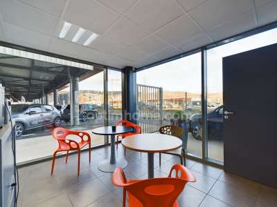 Location bureau avec vitrine à 20 min de Lyon