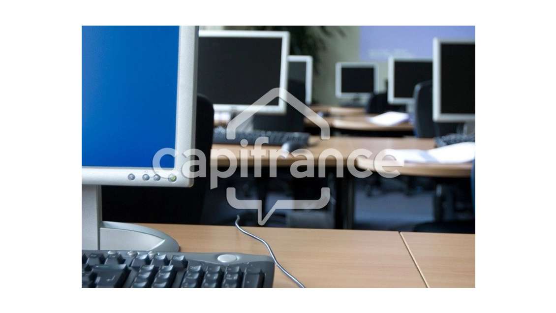 Local/bureau de 170m² à louer à Goncelin (38)