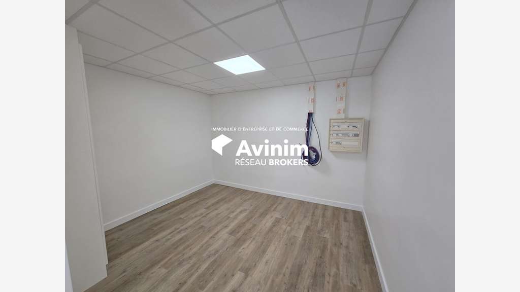 A louer bureaux rénovés 224m² à Gonesse