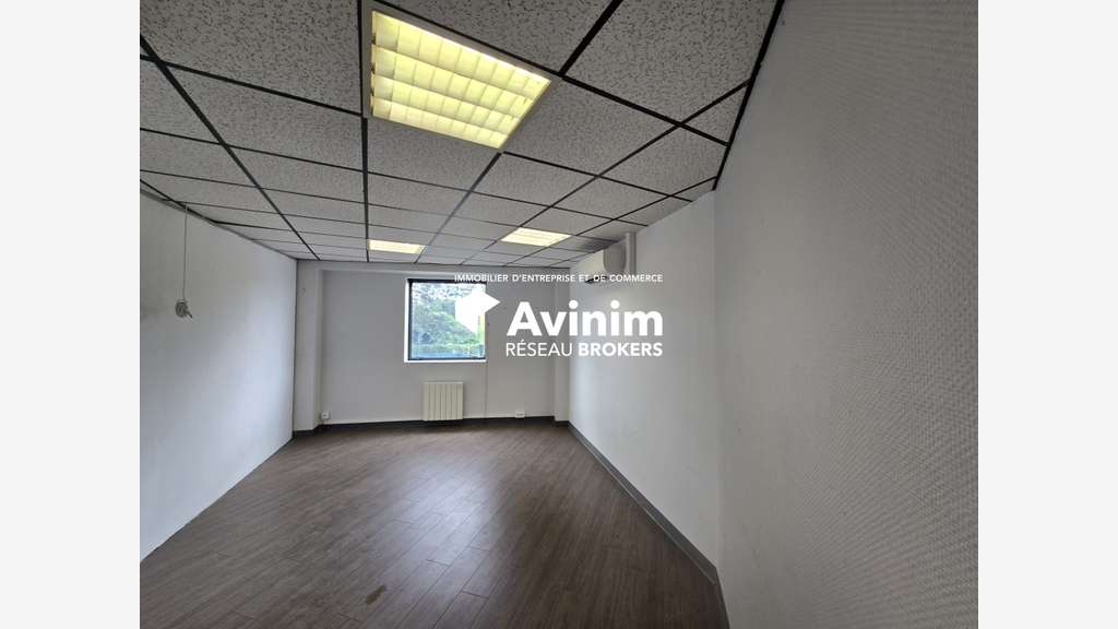 A louer bureaux 86m² divisibles à Gonesse
