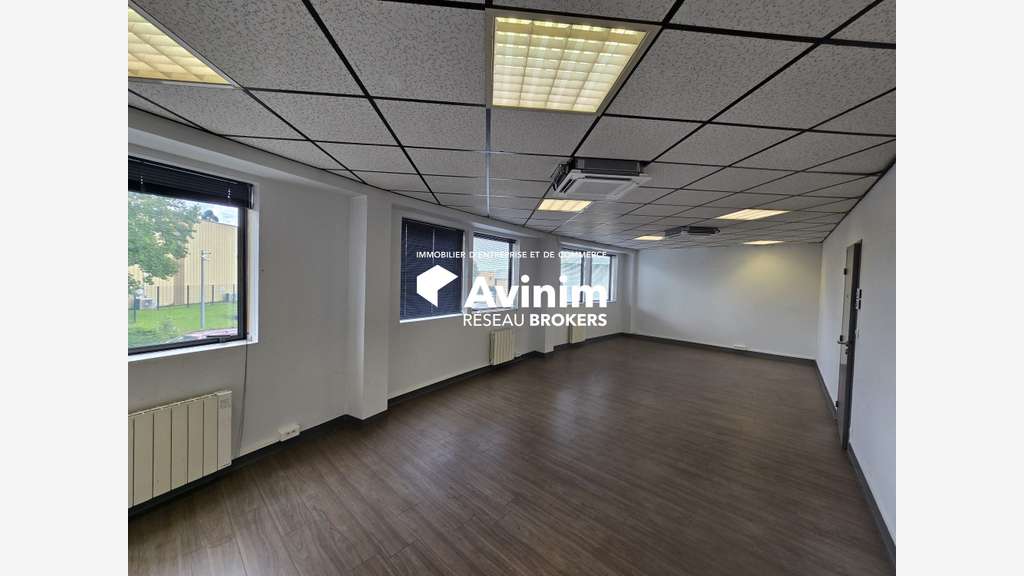 A louer bureaux 86m² divisibles à Gonesse