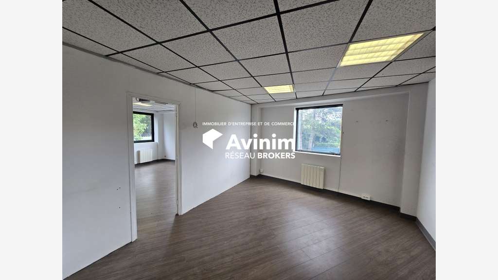 A louer bureaux 86m² divisibles à Gonesse