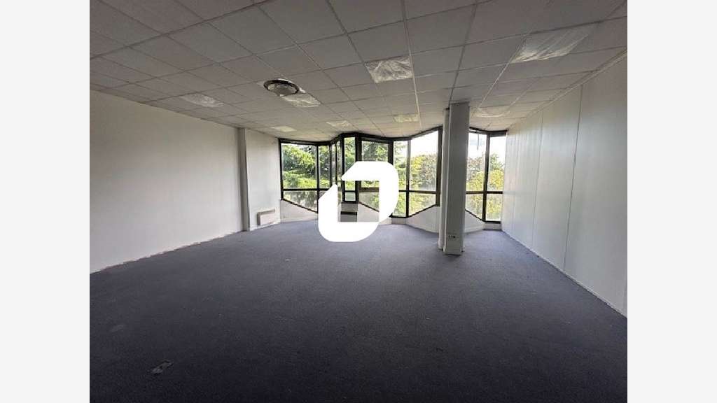 A louer Bureaux 638m² Gonesse