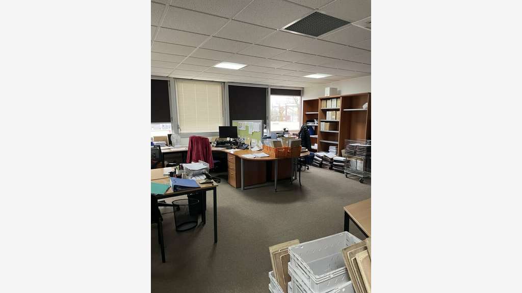 A louer plateau de bureau 263m² R+1 à Gouesnou