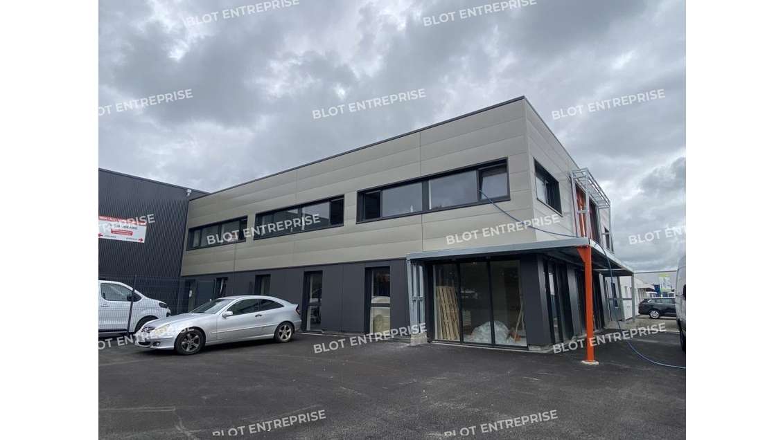 A louer bureaux 340m² empl stratégique à Gouesnou